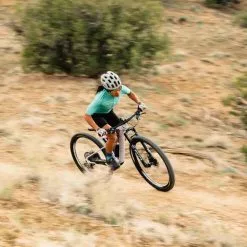 Juliana, Wilder 1 R TR-Kit Damen MTB 2022 18 Juliana, Wilder 1 R TR-Kit Damen MTB 2022 -Mountainbikes Geschäft a5ae831c 728b 4917 97a5 1b72bfefec49 my22 wilder pdp action 4 middle 1