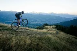 Santa Cruz Bicycles Santa Cruz, Tallboy 5 S-Kit Downhill Bike 2023 27 Santa Cruz Bicycles Santa Cruz, Tallboy 5 S-Kit Downhill Bike 2023 -Mountainbikes Geschäft f241ac2a b047 4684 8898 d57d44ad558f scb tallboy v5 release images elliot jackson 12aa1e9